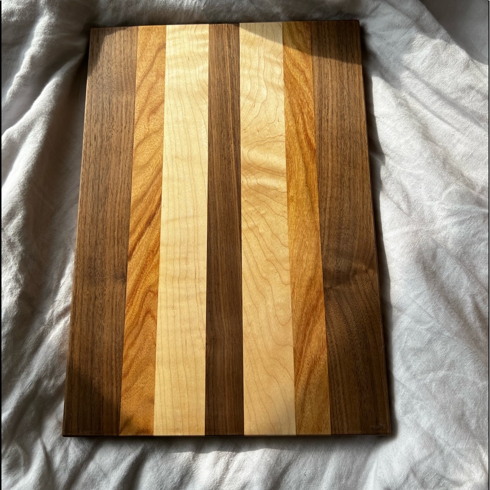 Wooden cutting board